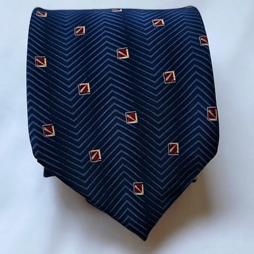 💕FREE WITH BUNDLE* BILL BLASS Black Label Silk Neck Tie Navy Crimson Red